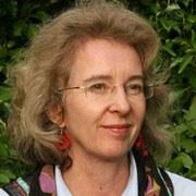 Dr Lydia  Smith