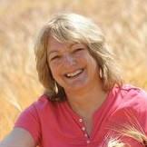 Dr Tina  Barsby